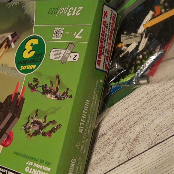 K'NEX BEASTS ALIVE Motorized Building Sets - Robo-Sting, Bronto Knex COMPLETE - Picture 15 of 16